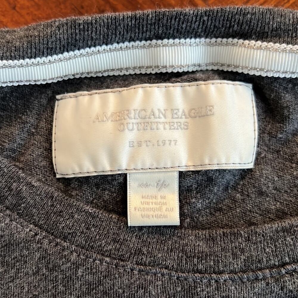 American Eagle 🦅 Gray Knit Top Tee Shirt with Sequin Letters Size XS - Picture 4 of 9